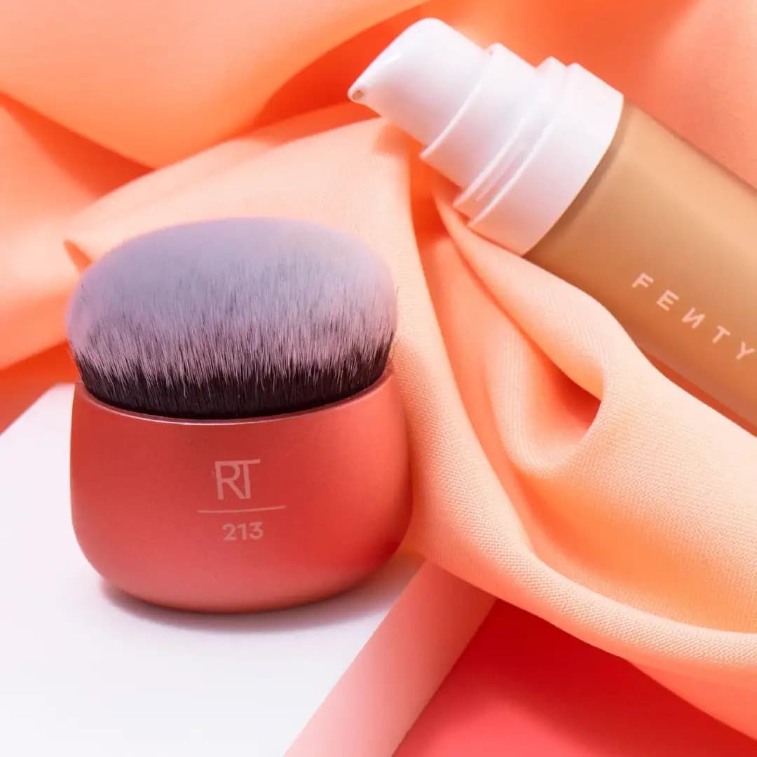 براش کرم پودر 213 ریل تکنیک Real Techniques Foundation Blender — تصویر ۵