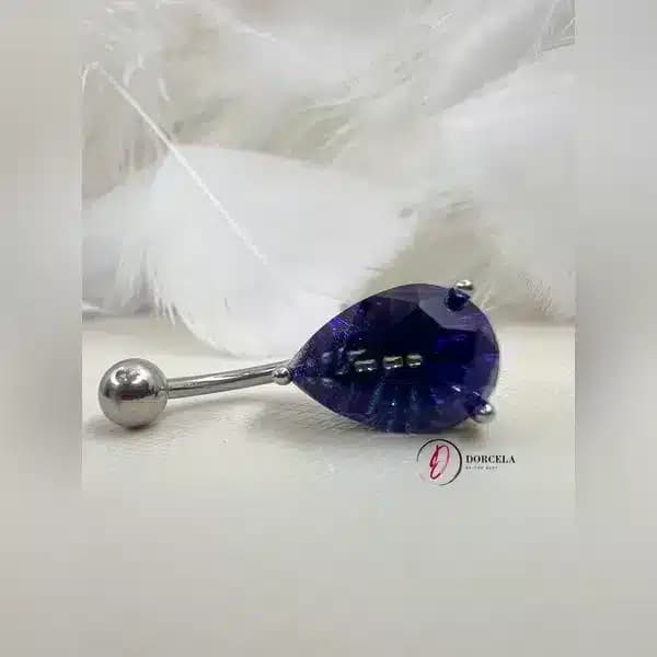 پیرسینگ ناف اشکی آبی — تصویر ۴