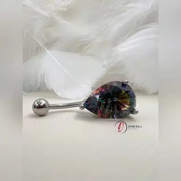 پیرسینگ ناف اشکی هفت رنگ — تصویر ۳
