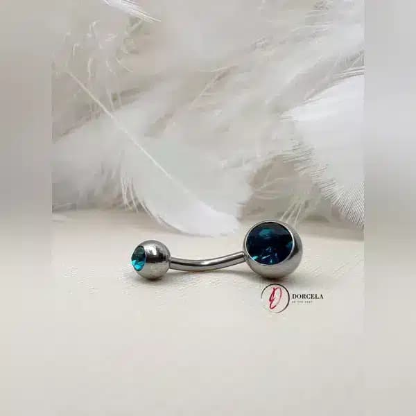 پیرسینگ ناف توپی سبز