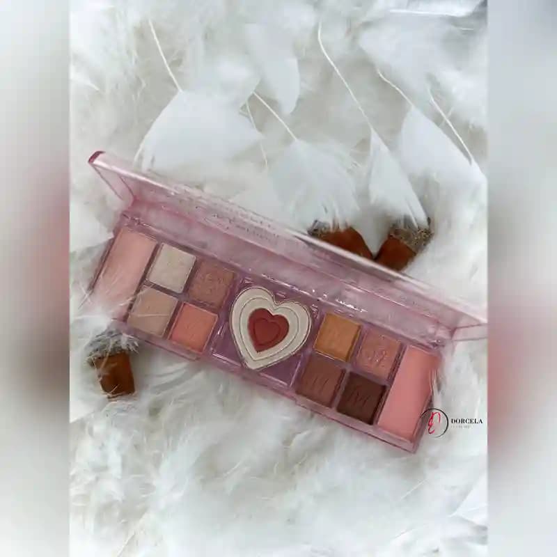 پالت سایه میس لارا طرح قلب 12 رنگ — تصویر ۳