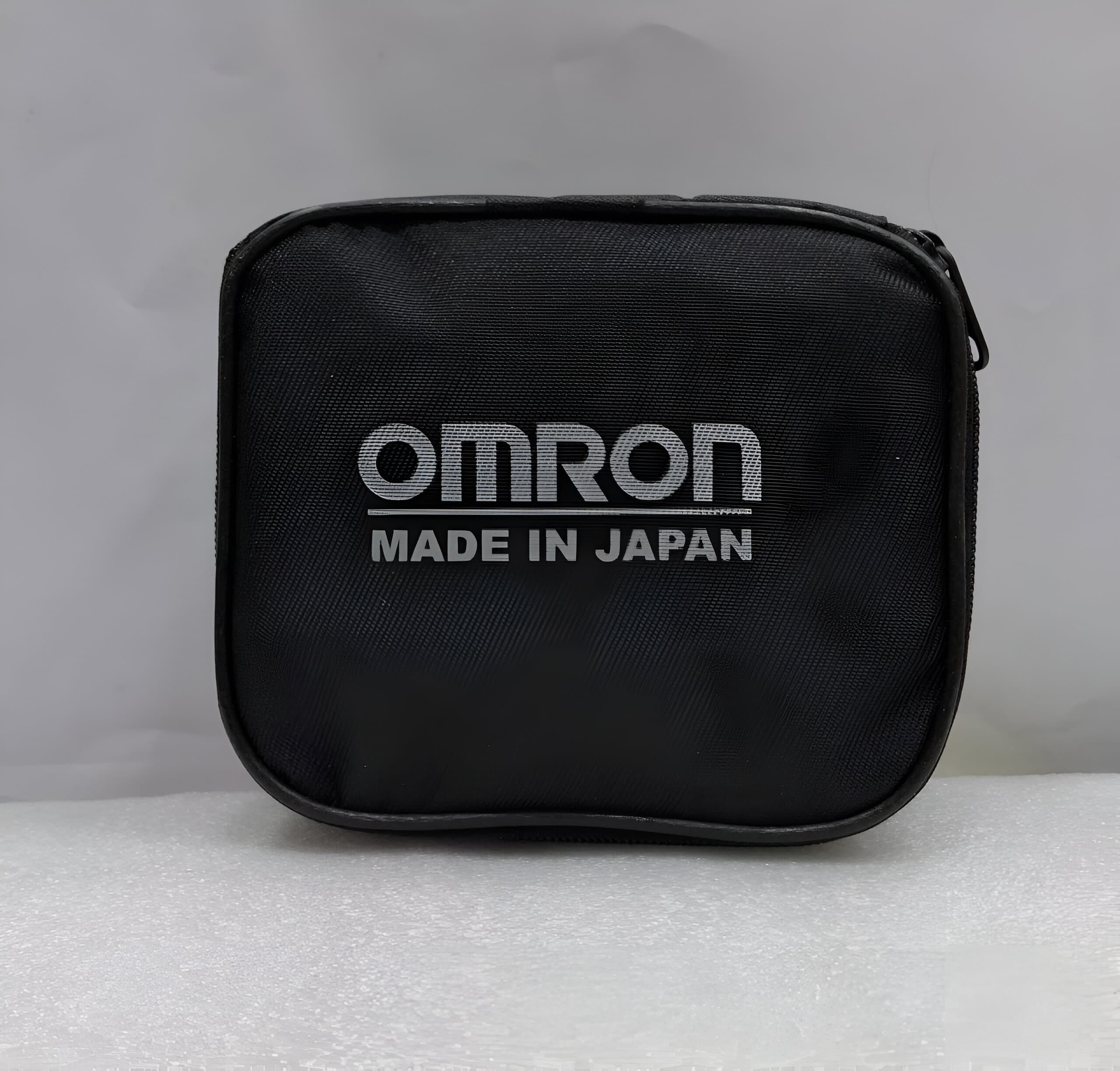 فشارسنج دیجیتالی امرن OMRON مدل HEM-8711 بازویی سخنگو کد 7021 — تصویر ۵