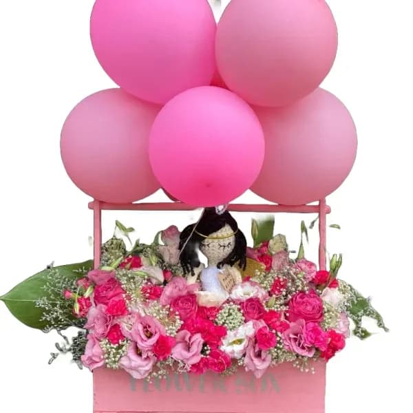 باکس گل صورتی بادکنک آرایی دخترونه کد bb-1 – فروشگاه گل کارا | Kara Flower — تصویر ۳
