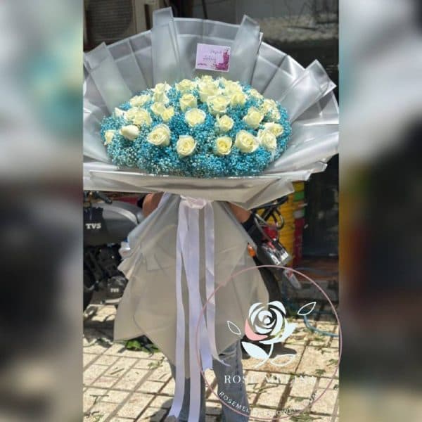دسته گل رز سوپرایز کیانا