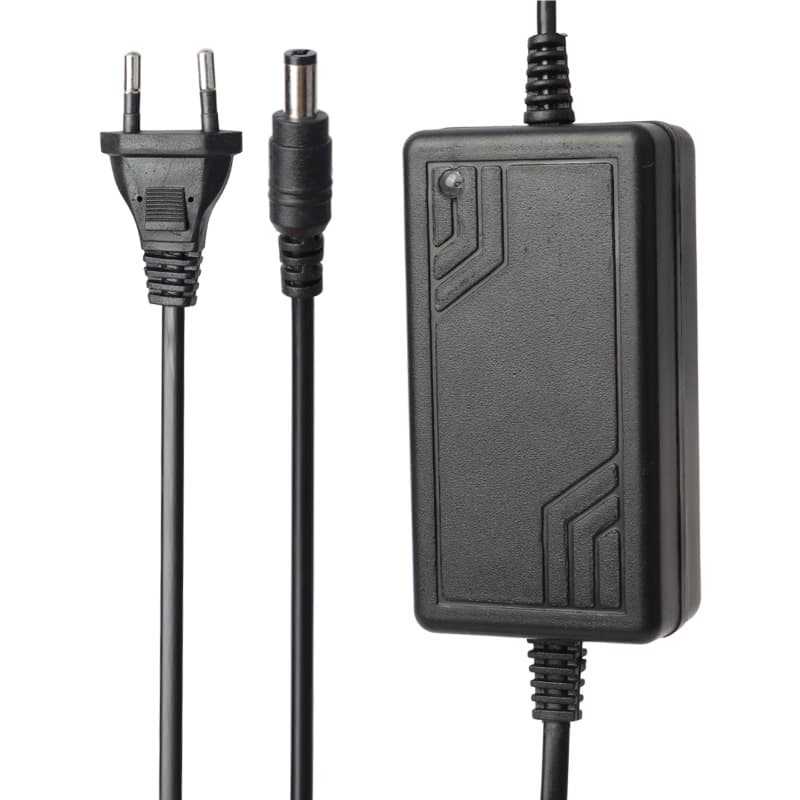 آداپتور دوربین مدار بسته Qplus 1202000-24K 12V 2A