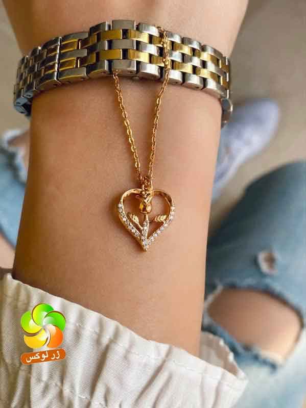 آویز ساعت مدل قلب و گل رز