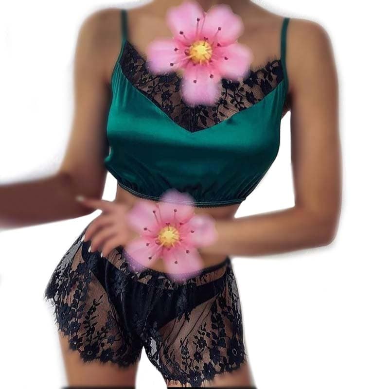 لباس خواب زنانه تورمژه ساتن سبز (نیم تنه شلوارک)