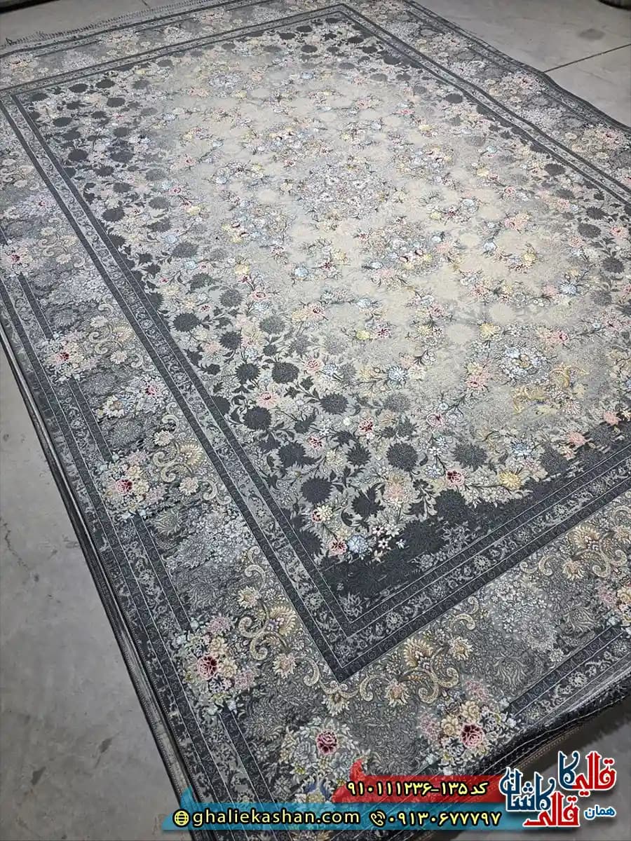 فرش ‌‌وینتیج ‌‌1200 ‌‌شانه ‌‌طرح ‌‌افشان ‌‌گلسا ‌‌رنگ ‌‌طوسی ‌‌نقره ‌‌ای ‌‌دودی ‌‌گل ‌‌برجسته ‌‌کاشان ‌‌ — تصویر ۵