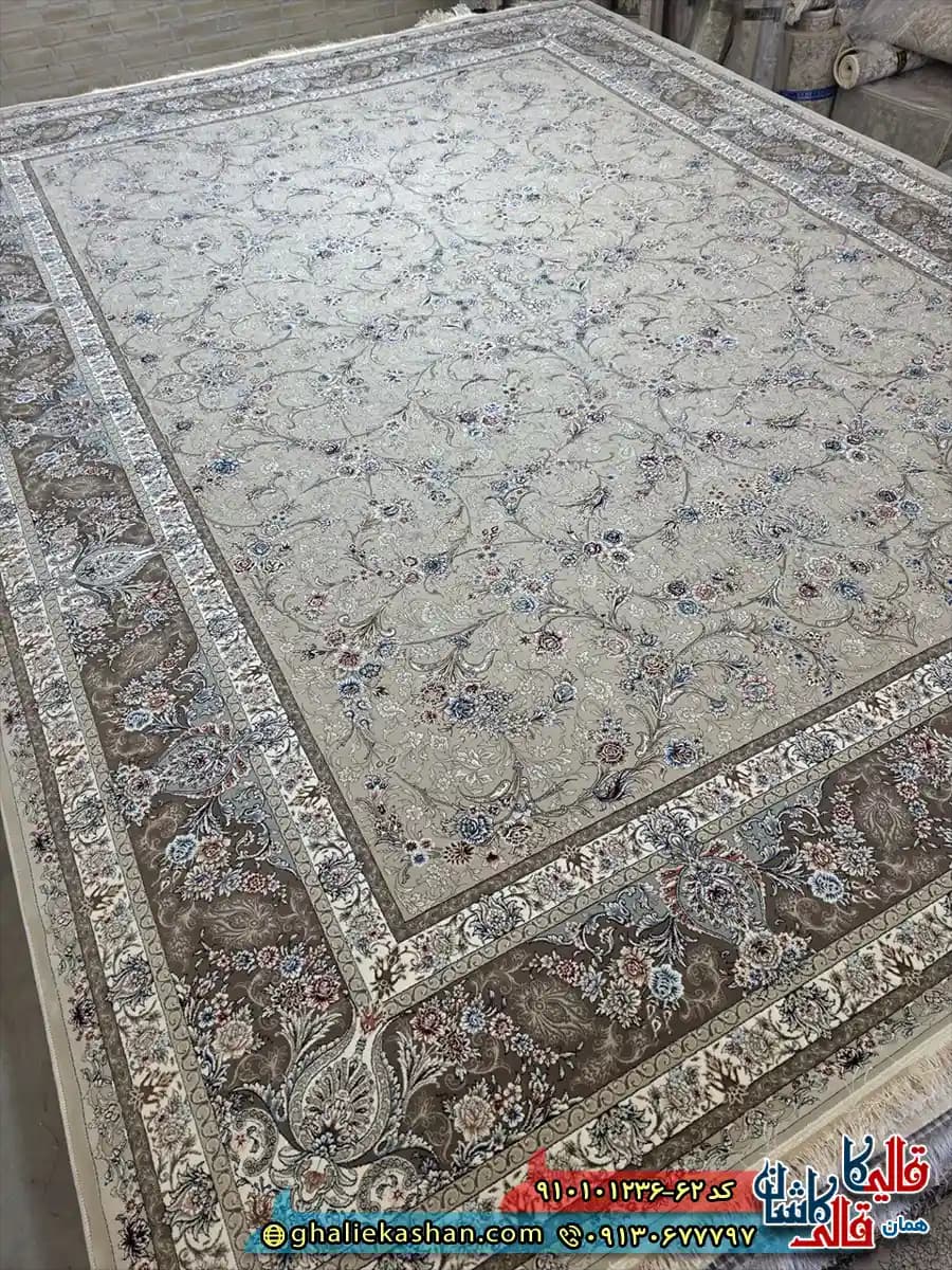 فرش ‌کلاسیک ‌1200 ‌شانه ‌طرح ‌افشان ‌روشنک ‌زمینه بژ ‌کاشان ‌