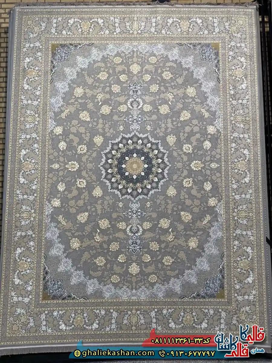فرش طلاکوب 1200 شانه طرح آترینا رنگ طوسی دلفینی گل برجسته کاشان