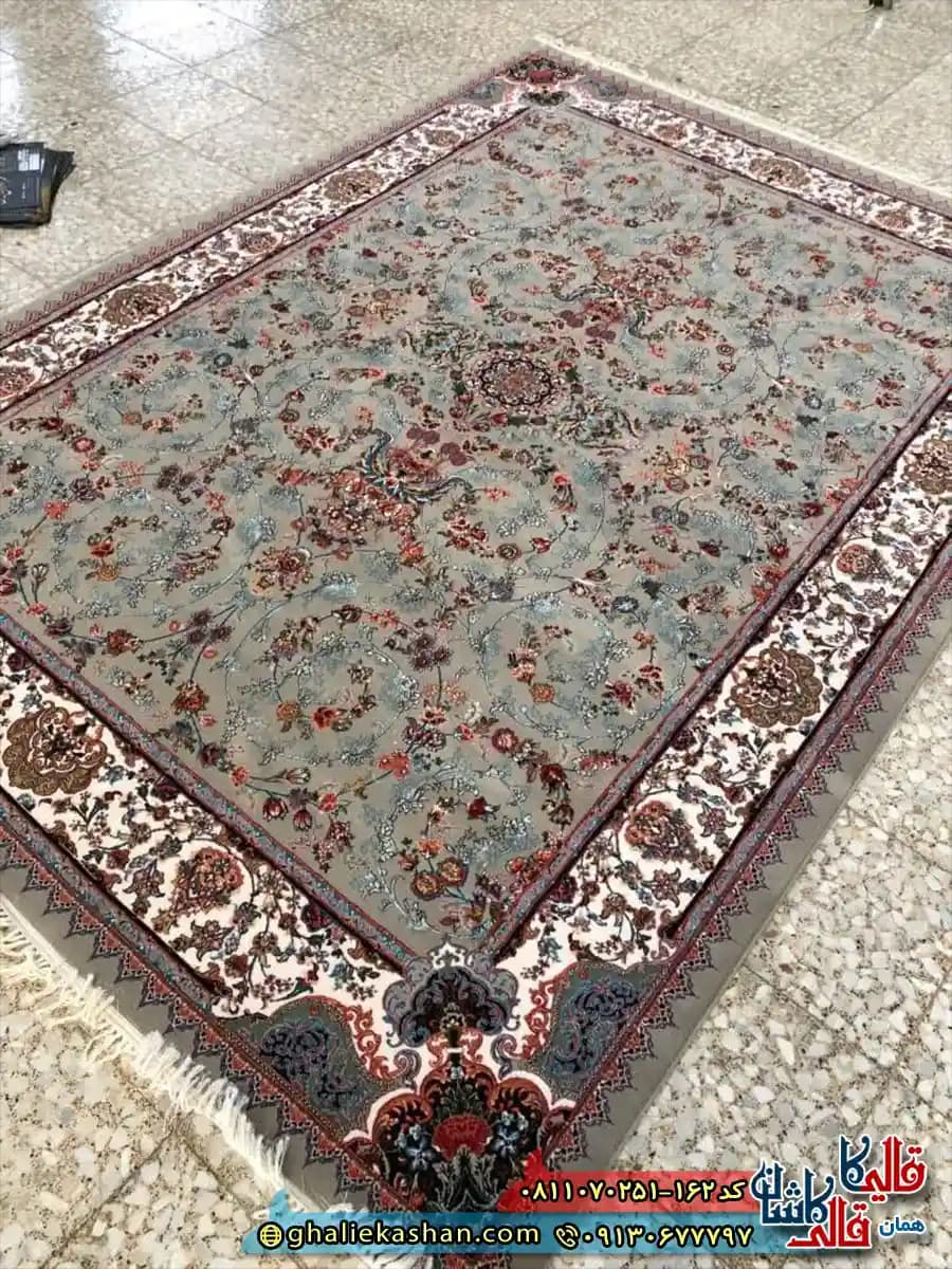 فرش کلاسیک 700 شانه طرح افشان پرنسس رنگ طوسی فیلی کاشان — تصویر ۲