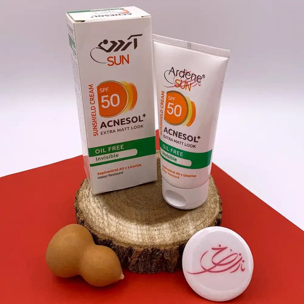 کرم ضد آفتاب فاقد چربی آردن Ardene مدل Acnesol SPF 50 بی رنگ و مات کننده حجم 50 میلی لیتر