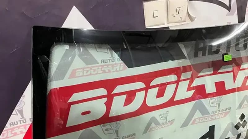 شیشه جلو رنو ساندرو استپ وی مدل 1394 تا 1398 — تصویر ۳
