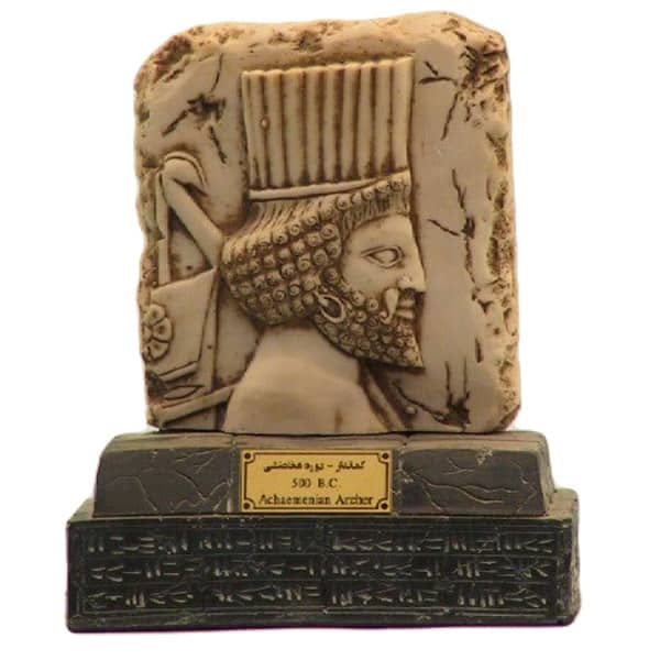مجسمه پایه دار کماندار کد MO2520 — تصویر ۲