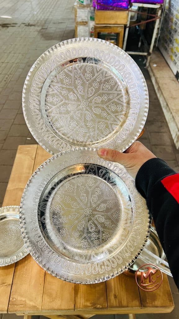 پلوخوری و خورشت خوری