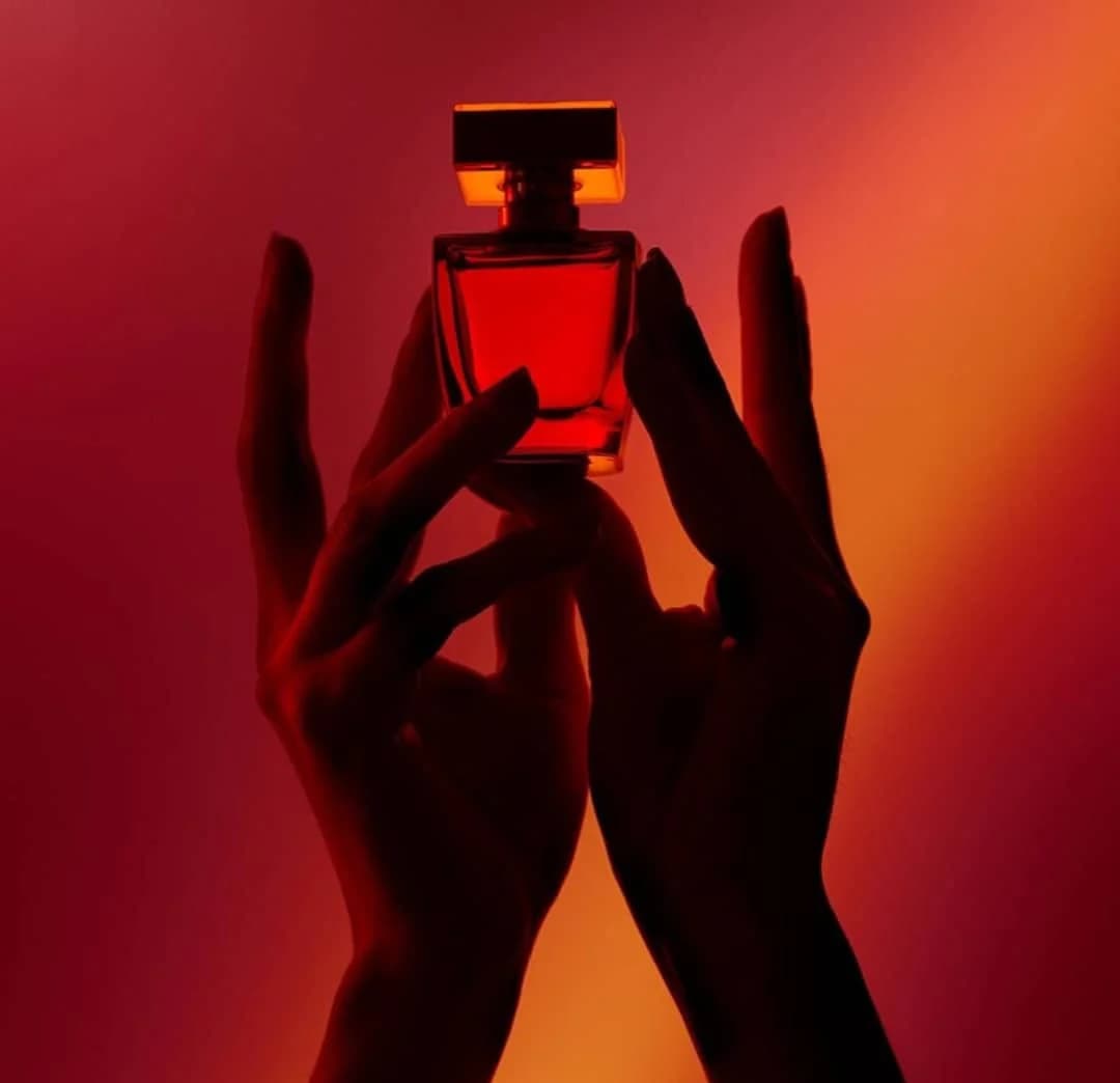 پرفیوم جوردانی گلد اسنزا سوپریم اوریفلیم Giordani Gold Essenza Supreme Parfum — تصویر ۱۱