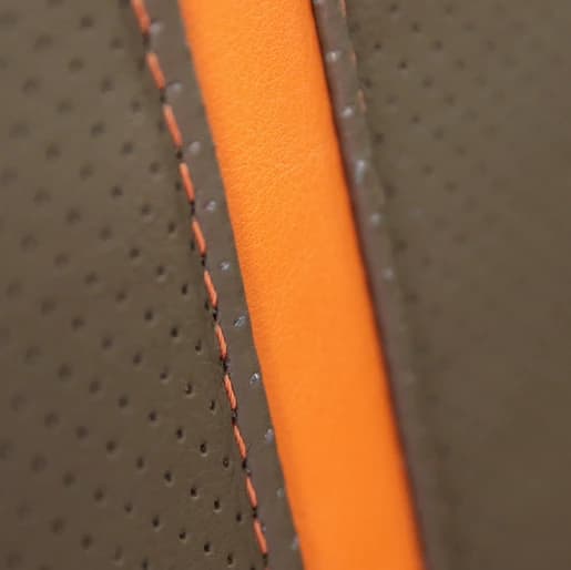 روکش صندلی تویوتا راوفور Toyota مدل نوار وسط برند R-1081) ECCCO) — تصویر ۴