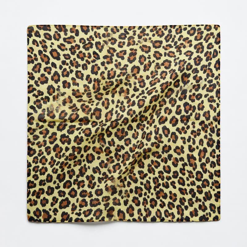 مینی اسکارف نخ زنانه مدل Panther 985963 با طول و عرض 55*55 سانتی‌متر — تصویر ۳