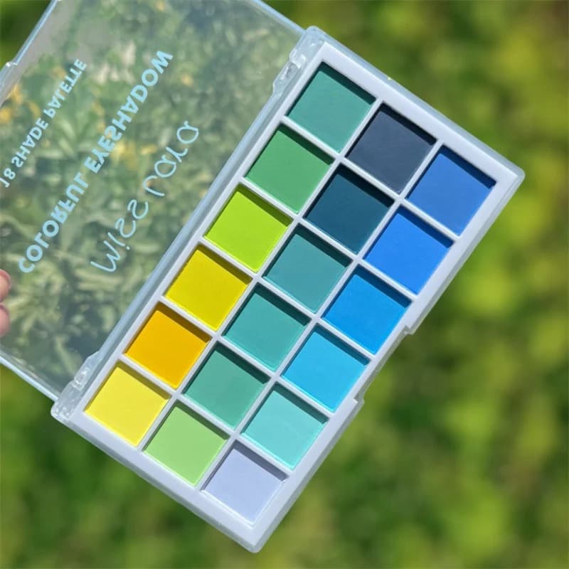 پالت سایه چشم 18 رنگ برند می.س لا.را با پیگمنت بالا ا Miss Lara 18 Colors Eye Shadow Palette — تصویر ۱۲