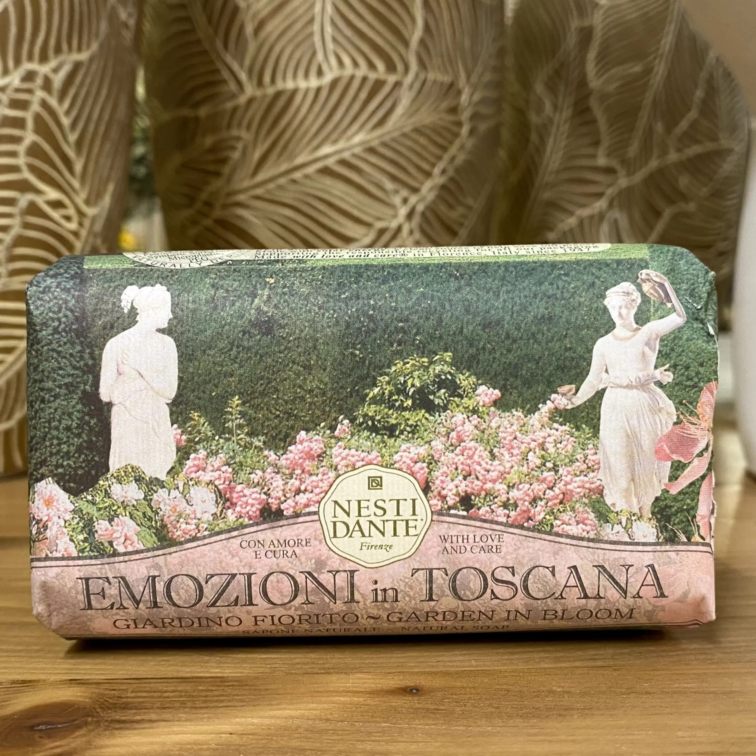 صابون شکوفه‌های گل توسکانی نستی دانته | Emozioni in Toscana – Blooming Gardens Soap 250g — تصویر ۷