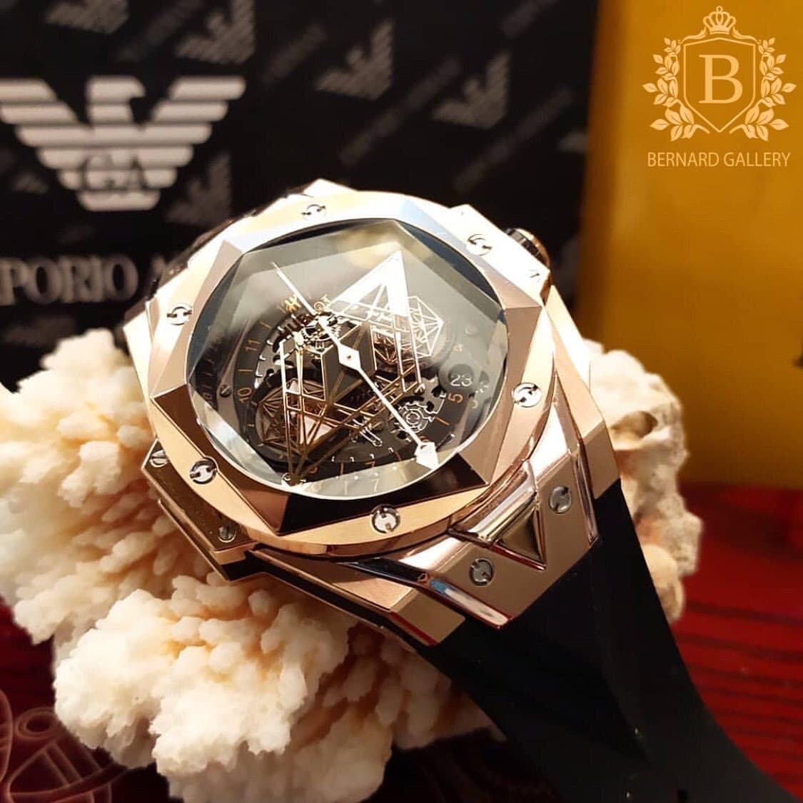 ساعت مچی مردانه هابلوت Hublot Unico Sang Bleu ll King Gold — تصویر ۹