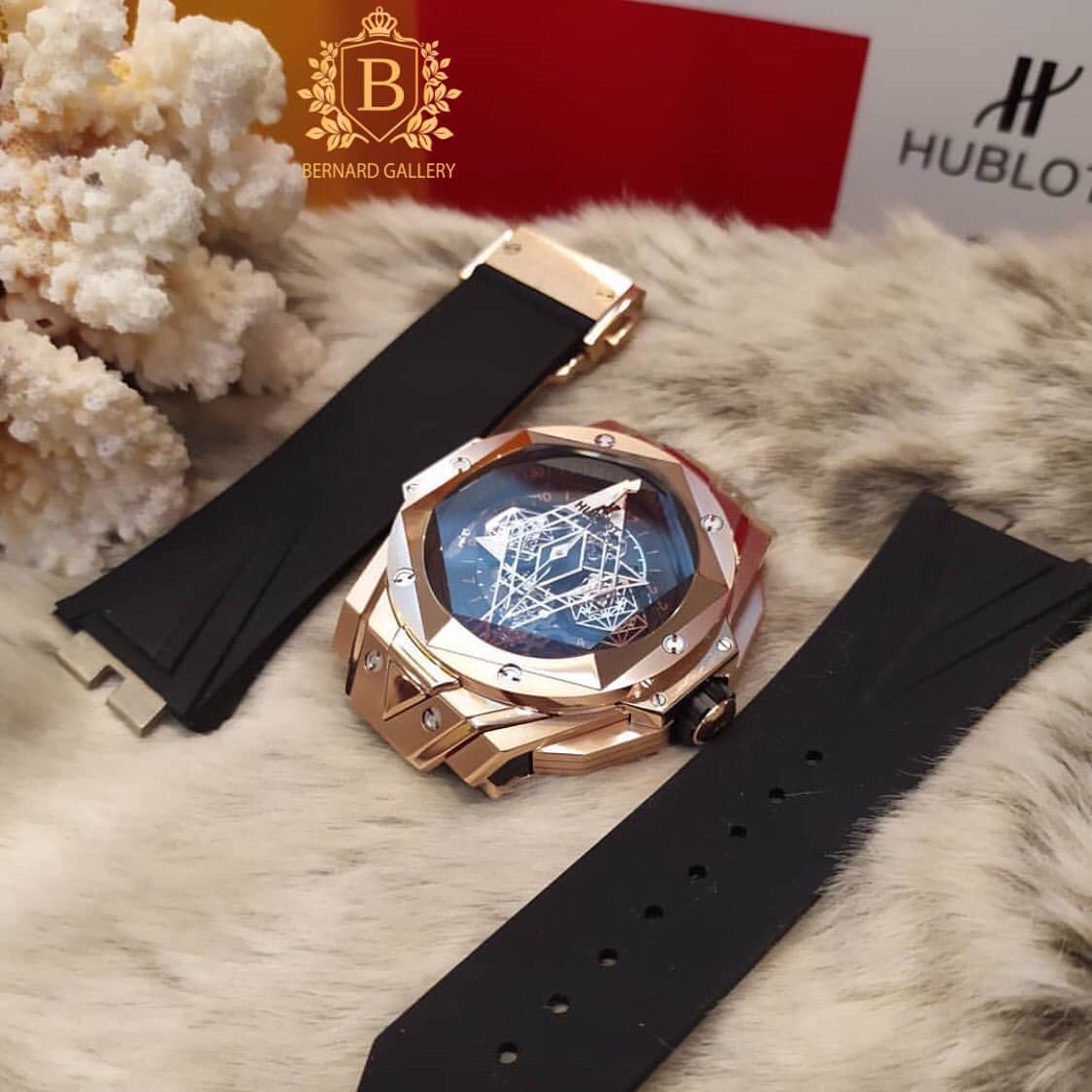 ساعت مچی مردانه هابلوت Hublot Unico Sang Bleu ll King Gold — تصویر ۱۱