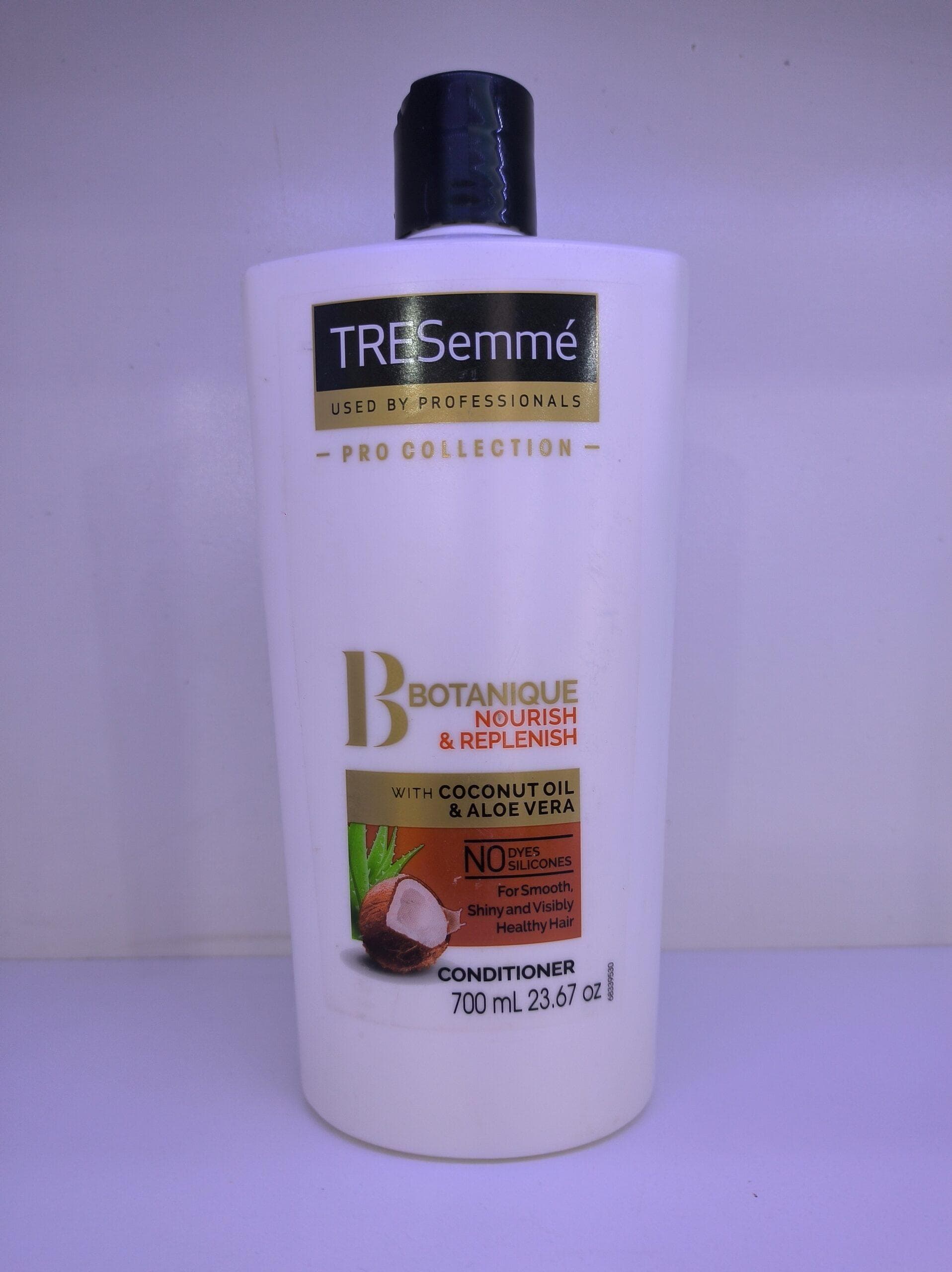 نرم کننده بوتانیک ترزمه Tresemmé مدل Botanique Nourish حجم 700 میلی