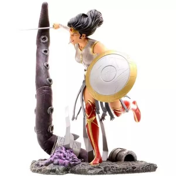 فیگور زن شگفت‌ انگیز Wonder Woman سری دی سی DC — تصویر ۹