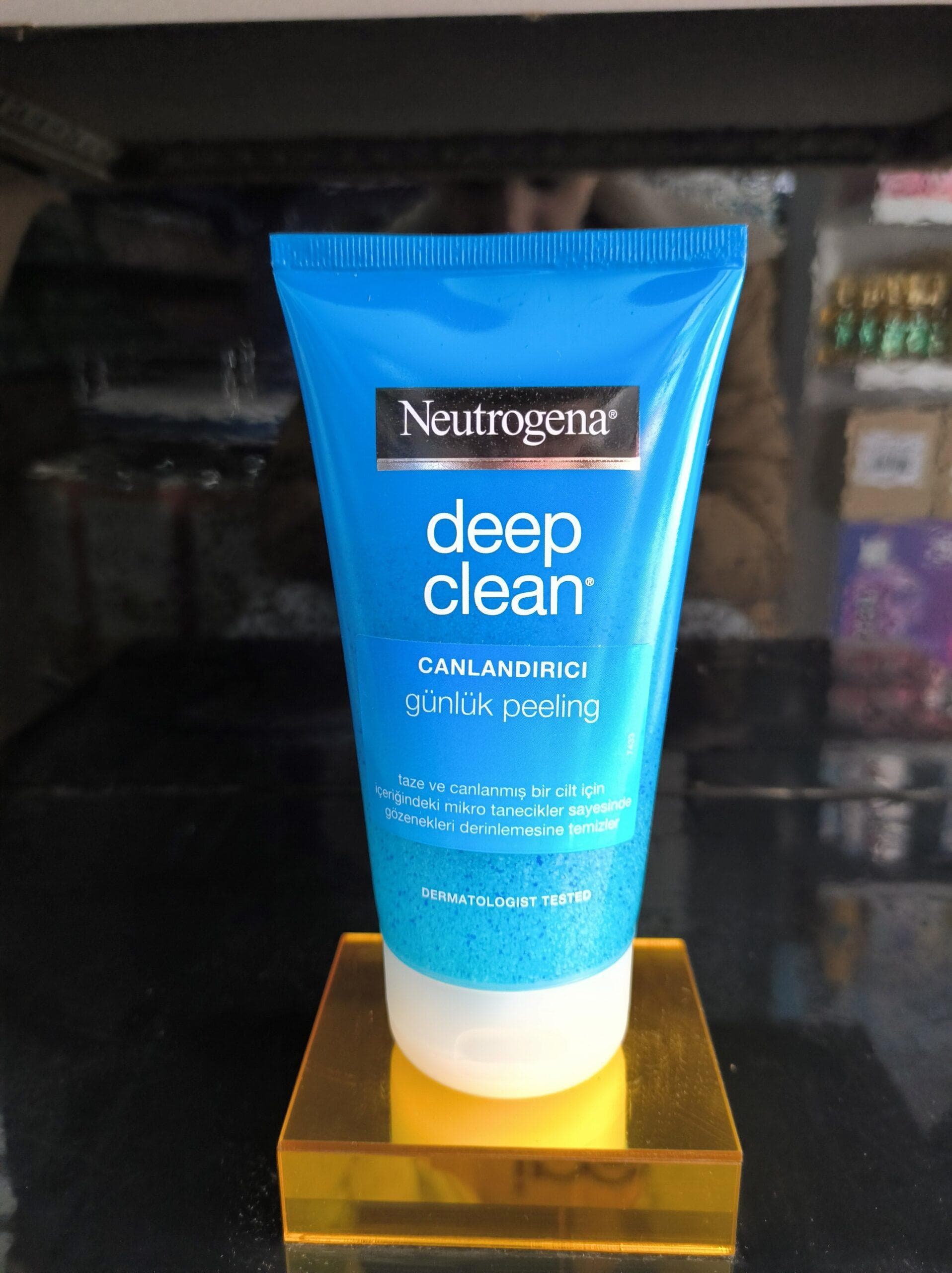 اسکراب روزانه نوتروژینا Neutrogena مدل Deep Clean