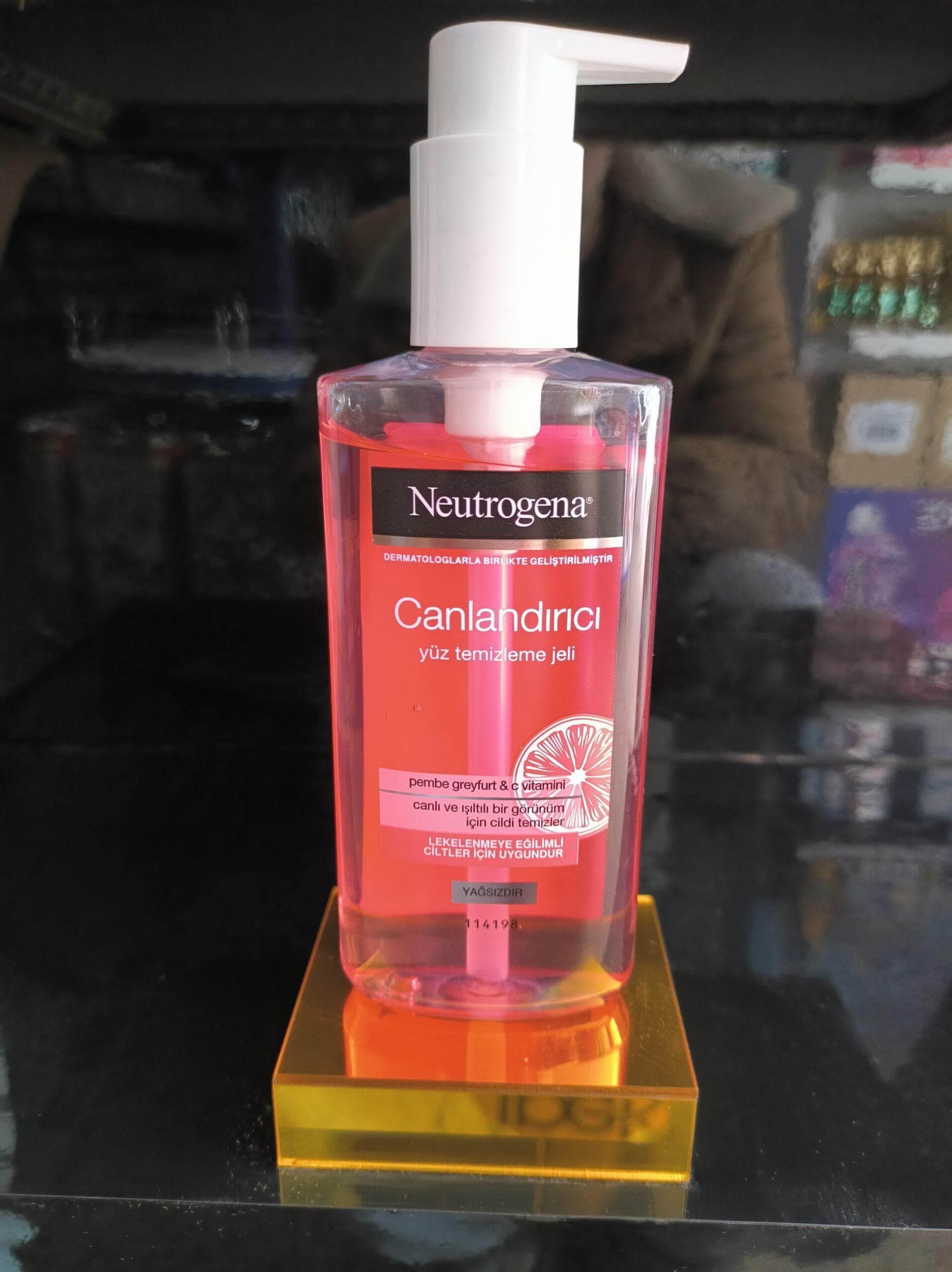 ژل شستشوی صورت عصاره گریپ فروت نوتروژینا Neutrogena حجم 200 میلی