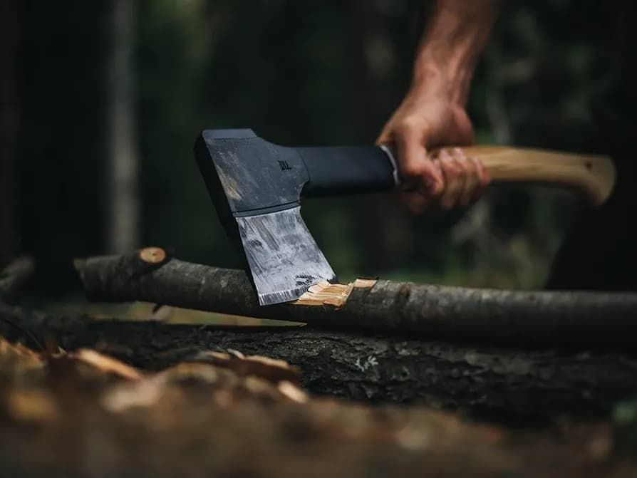 تبر دسته چوبی فیسکارس مدل Fiskars Norden Chopping Axe N10 — تصویر ۶