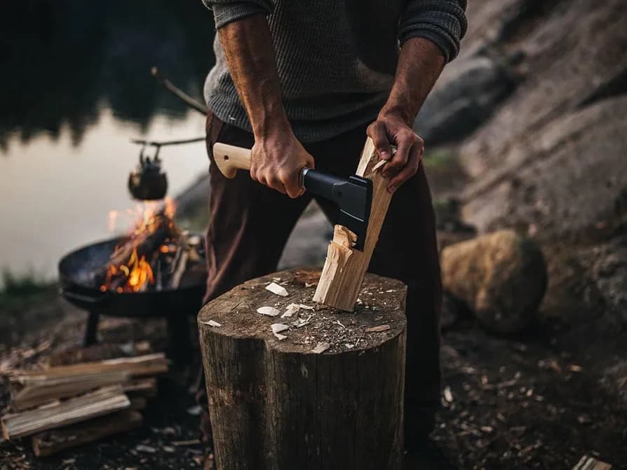 تبر دسته چوبی فیسکارس مدل Fiskars Norden Chopping Axe N10 — تصویر ۸