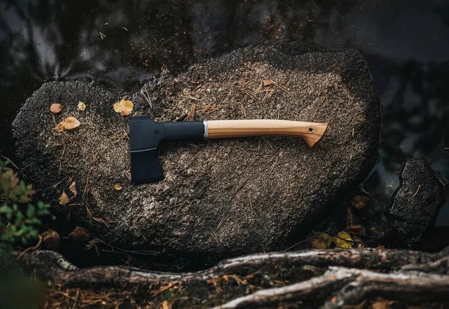 تبر دسته چوبی فیسکارس مدل Fiskars Norden Chopping Axe N7 — تصویر ۶