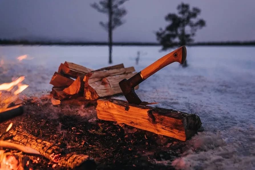 تبر دسته چوبی فیسکارس مدل Fiskars Norden Chopping Axe N7 — تصویر ۵