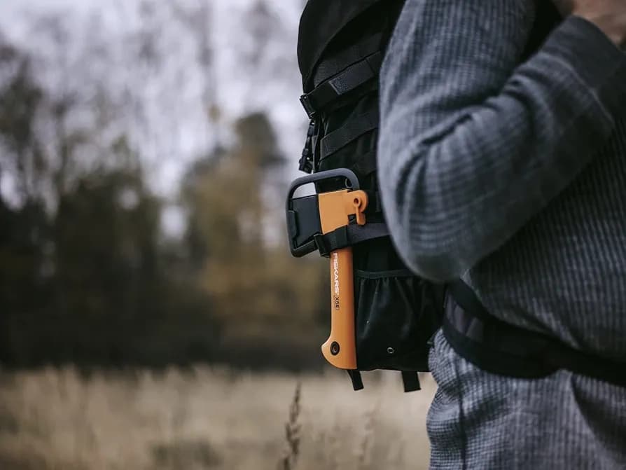 تبر کمپینگ فیسکارس مدل Fiskars X5 — تصویر ۴