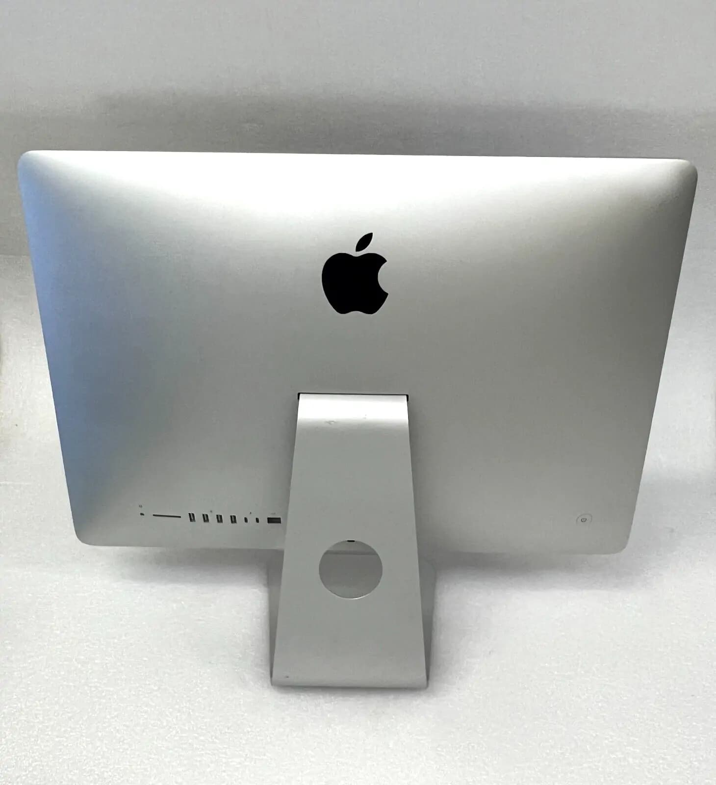 آل این وان استوک اپل مدل iMac A1418 پردازنده Core i5 با ۸ گیگابایت رم و ۱ ترابایت حافظه HDD — تصویر ۹