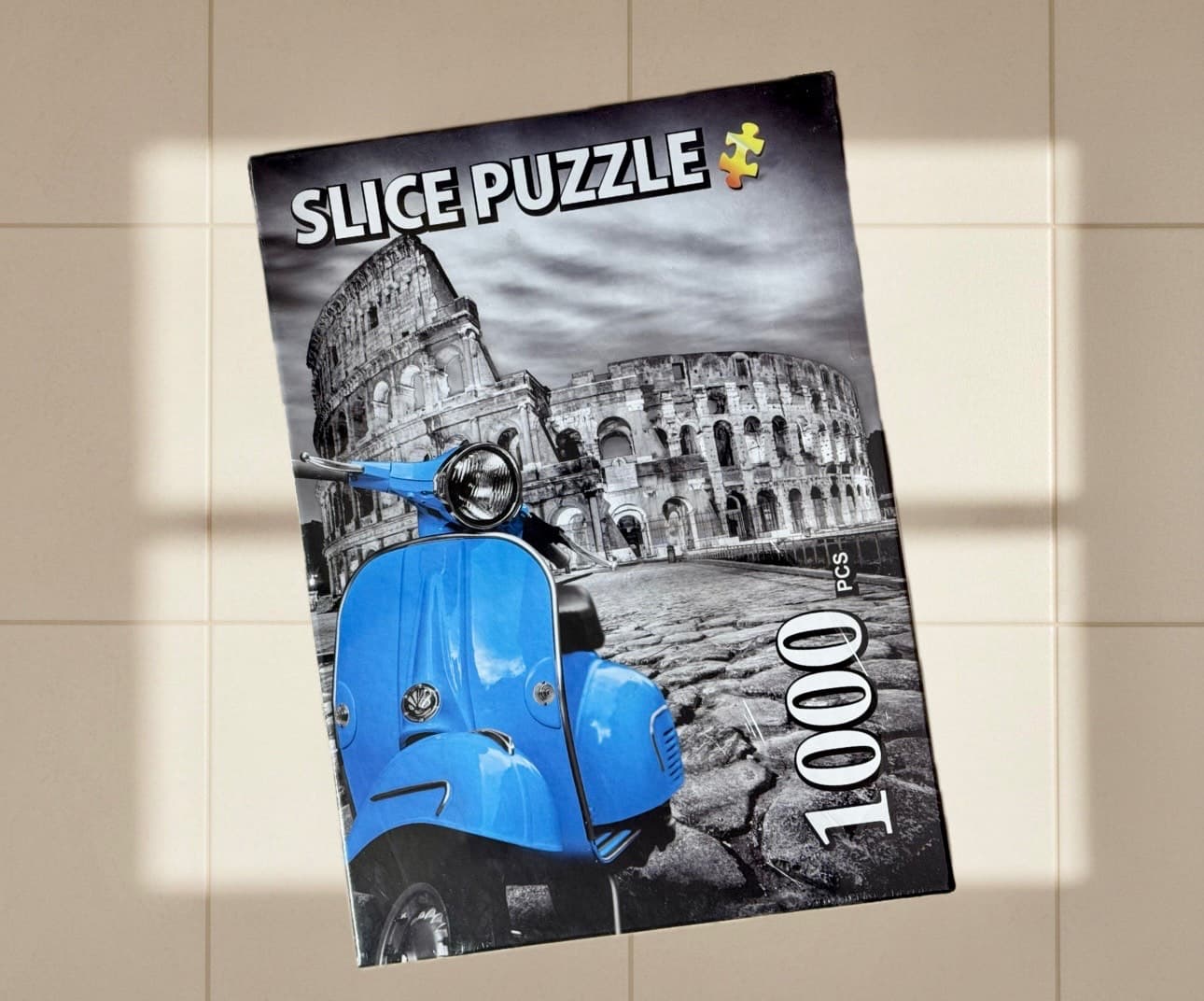 پازل 1000 قطعه برند SLICE طرح موتور وسپا در شهر رم