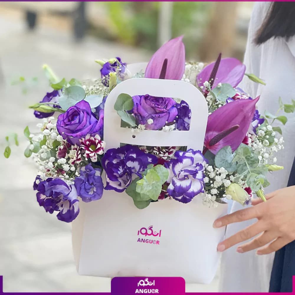 باکس گل تم بنفش (رز، لیسیانتوس و آنتوریوم) — تصویر ۳