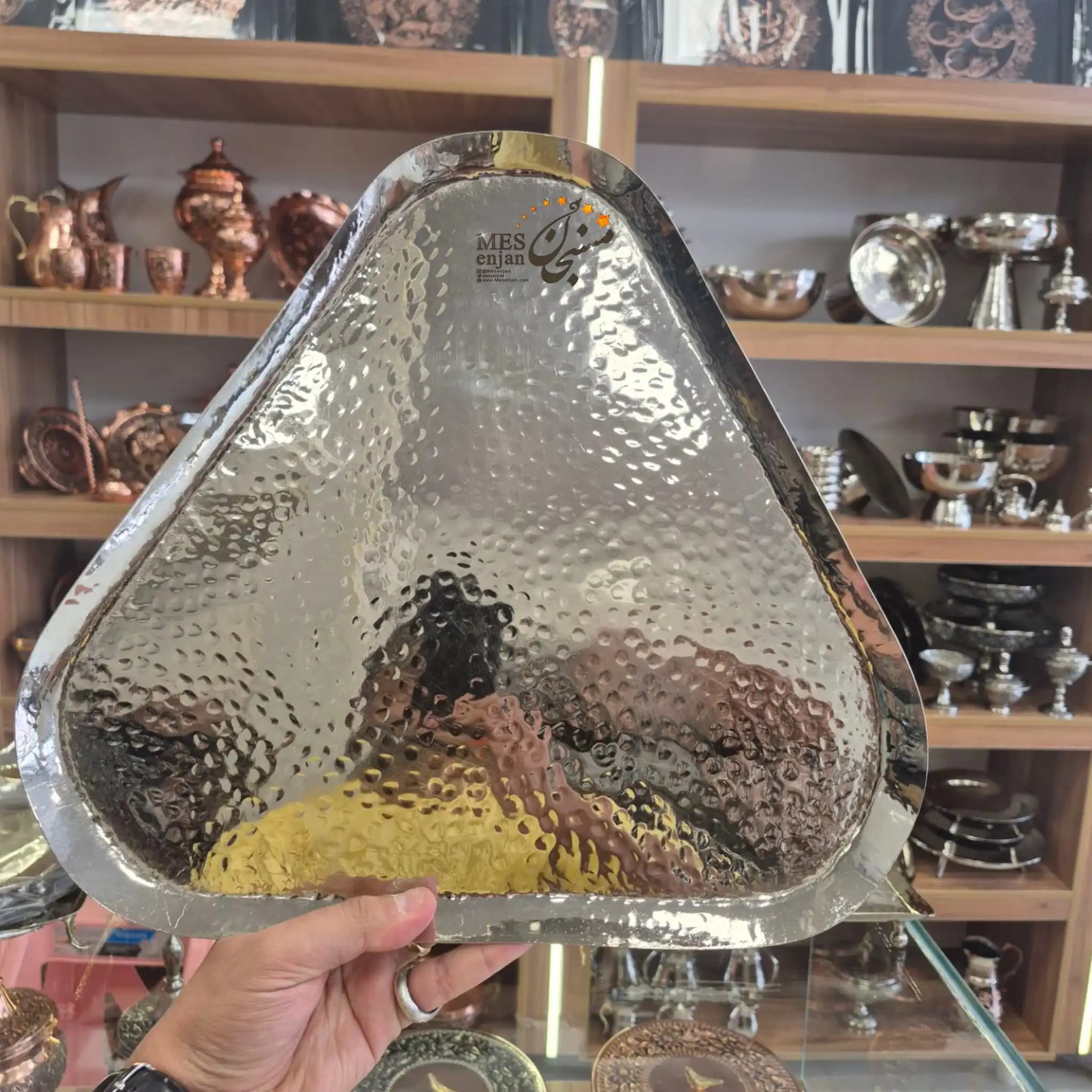 سینی کروم دستساز مثلثی (ظرف پذیرایی مدرن و لوکس) — تصویر ۲