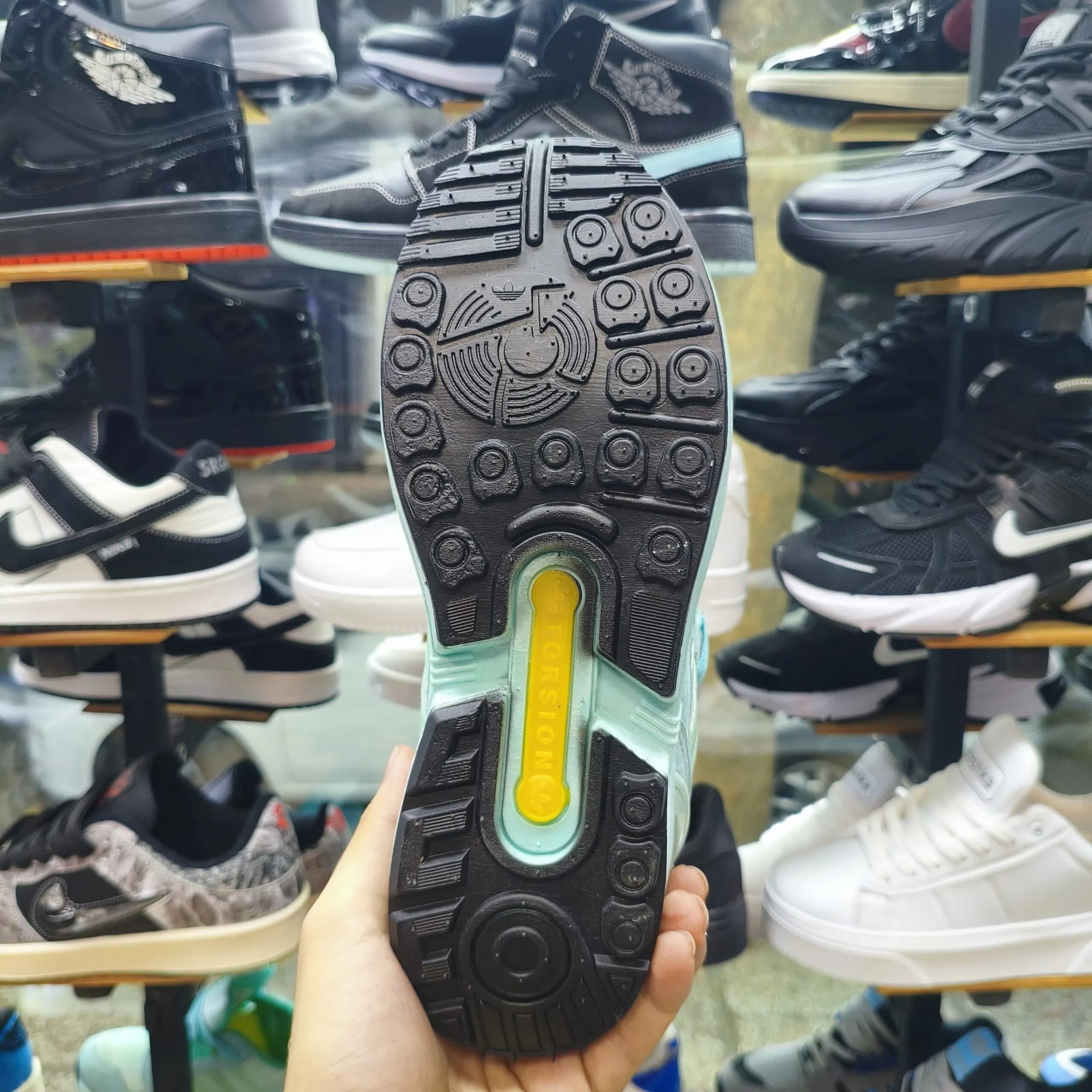 کتونی آدیداس ZX 8000 آبی مردانه — تصویر ۹