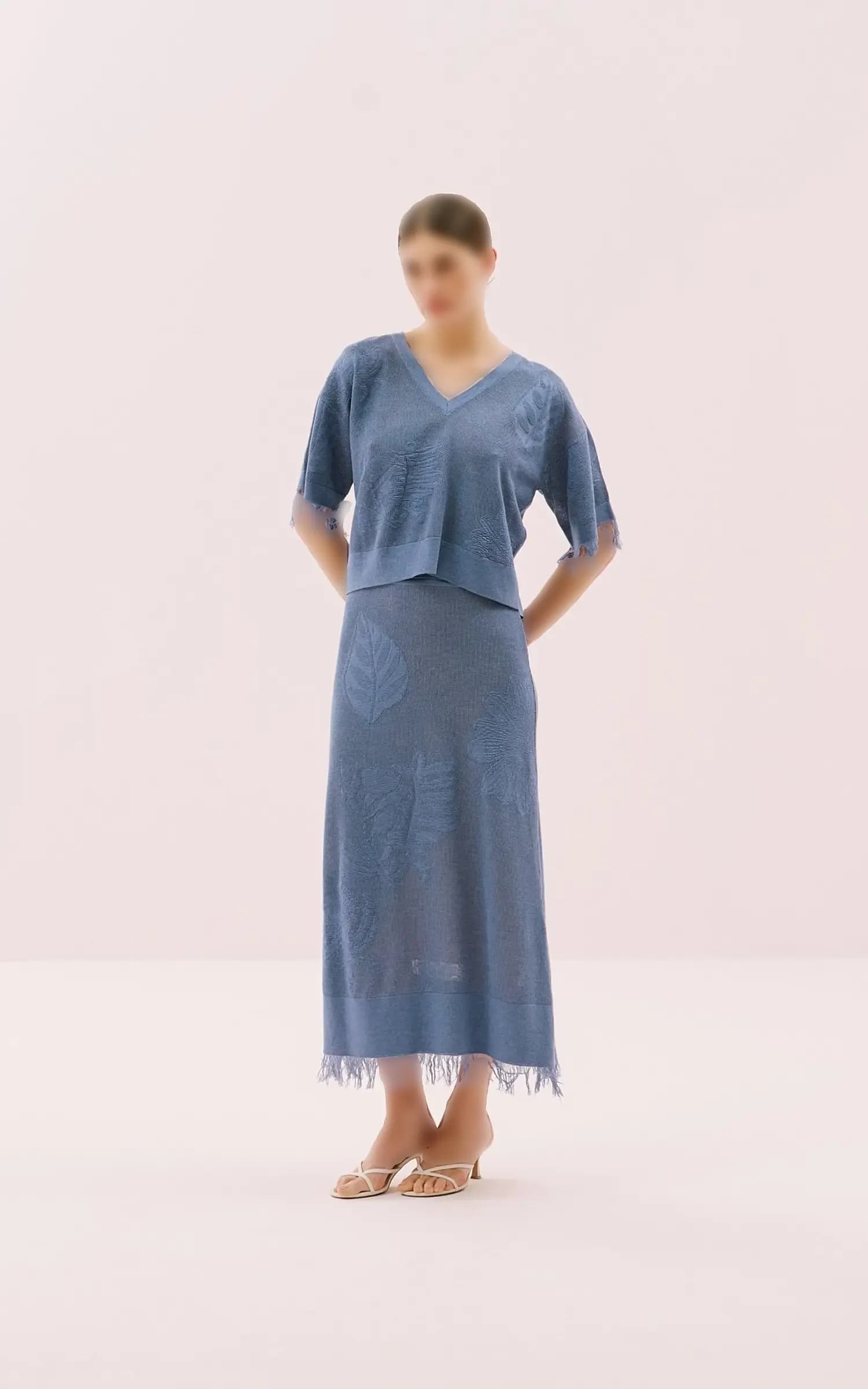 بلوز آبی خاکستری زنانه یقه هفت با طرح برجسته و سرآستین ریش‌ریش Roman کد Y2571009 — تصویر ۱۱