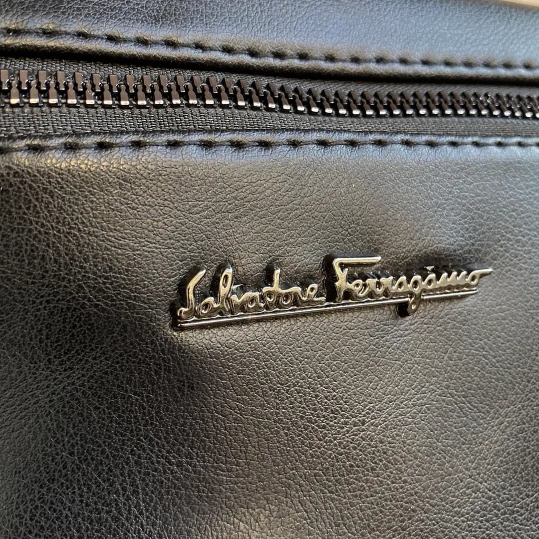 کیف دستی چرمی Ferragamo مدل F30428 — تصویر ۴