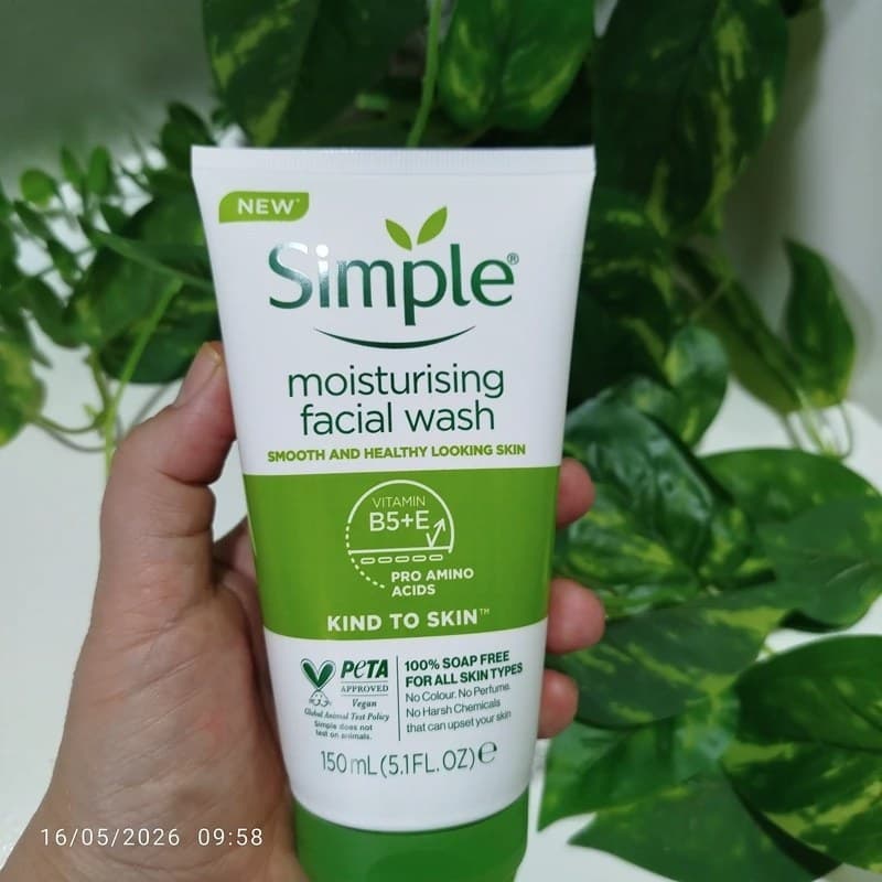 ژل شستشوی صورت مدل Moisturising حجم ۱۵۰ میلی‌لیتر