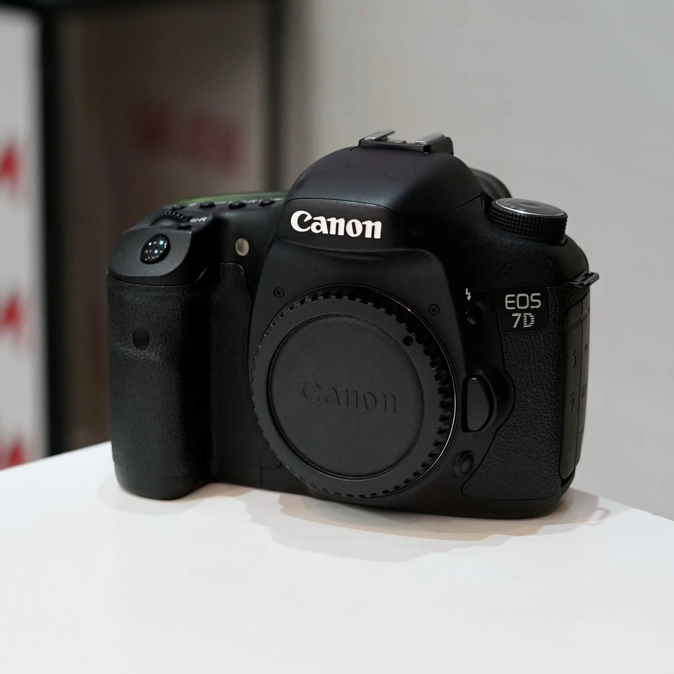 دوربین Canon 7D Body — تصویر ۵