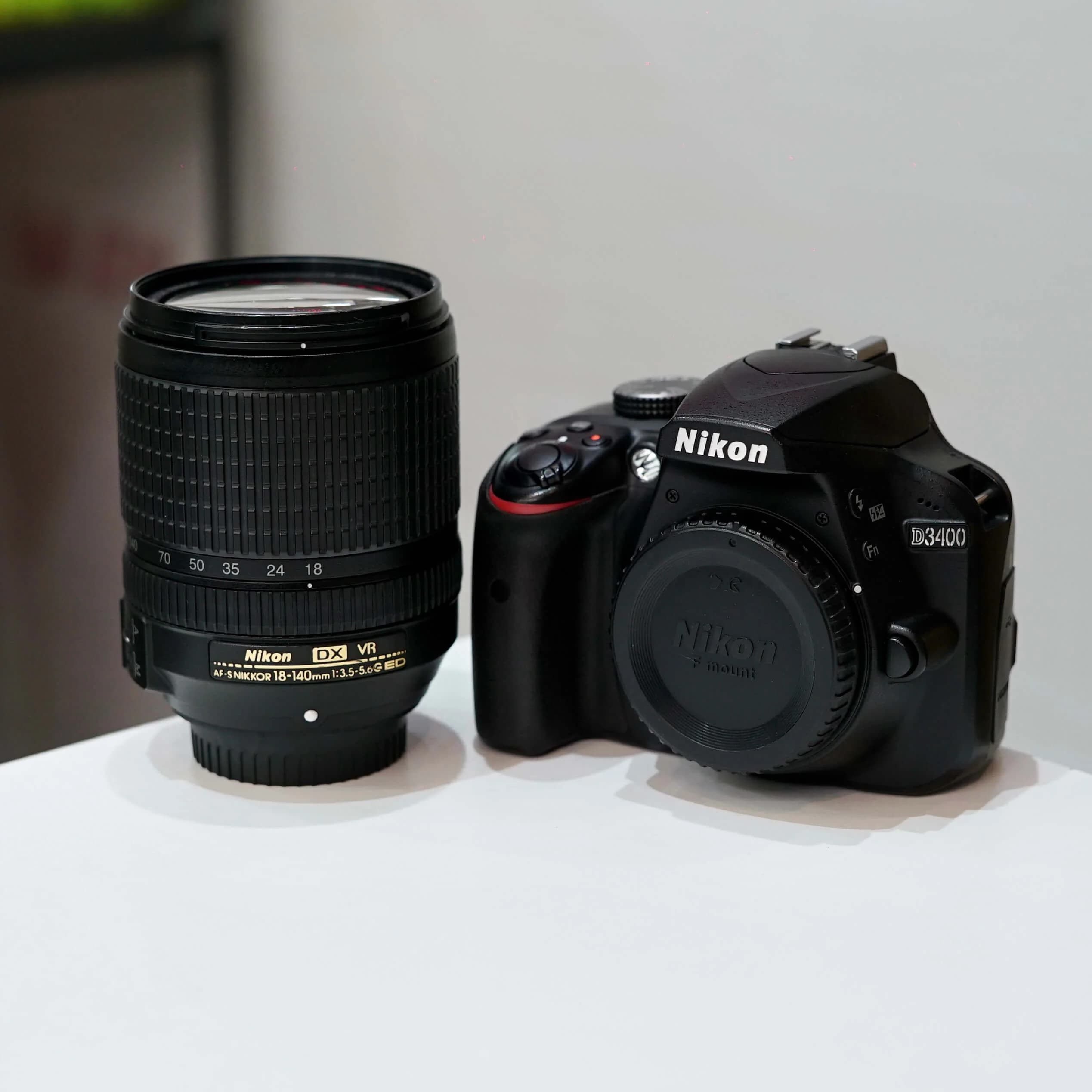 دوربین همراه با لنز مدل Nikon D3400 18-140 — تصویر ۳