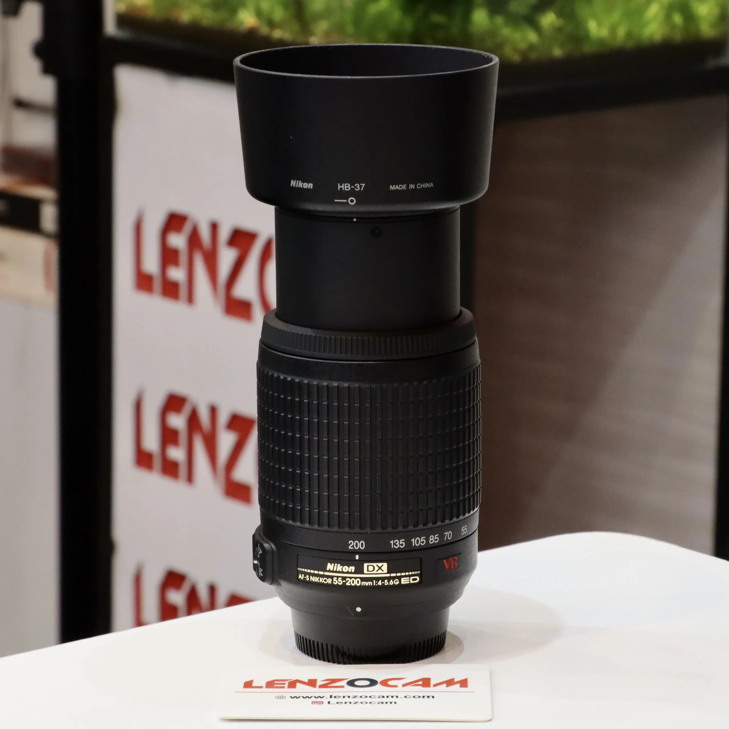 لنز استوک نیکون مدل Nikon 55-200mm VR — تصویر ۲