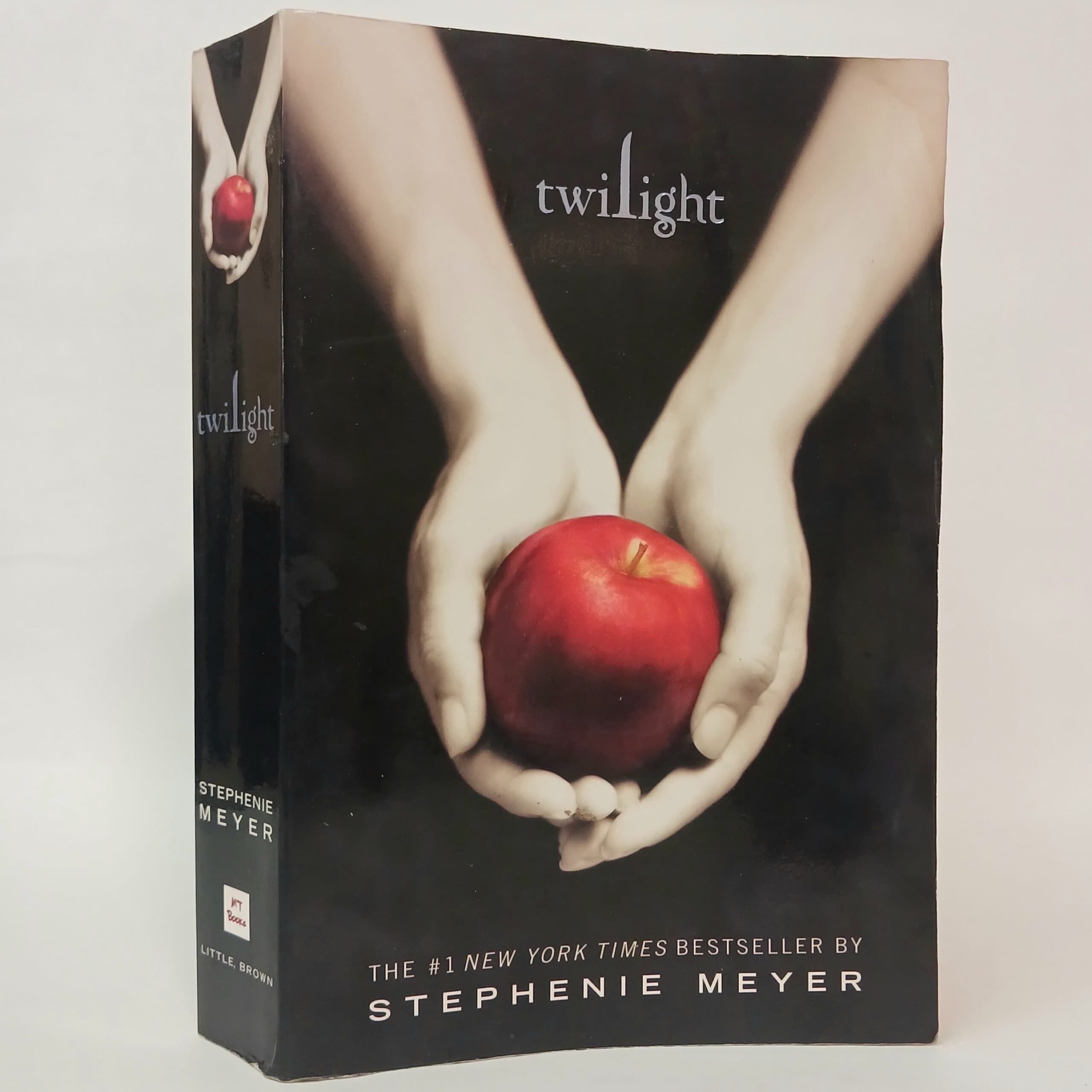 گرگ و میش اثر استفانی مایر twilight