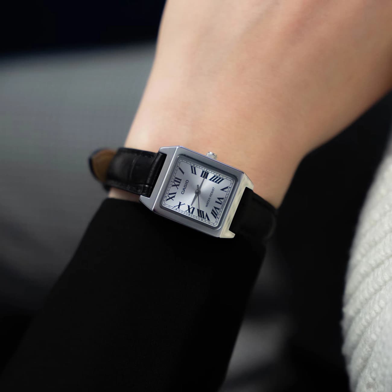 ساعت مچی زنانه کاسیو Casio مدل LTP-V007L-7B1 بند چرمی — تصویر ۴
