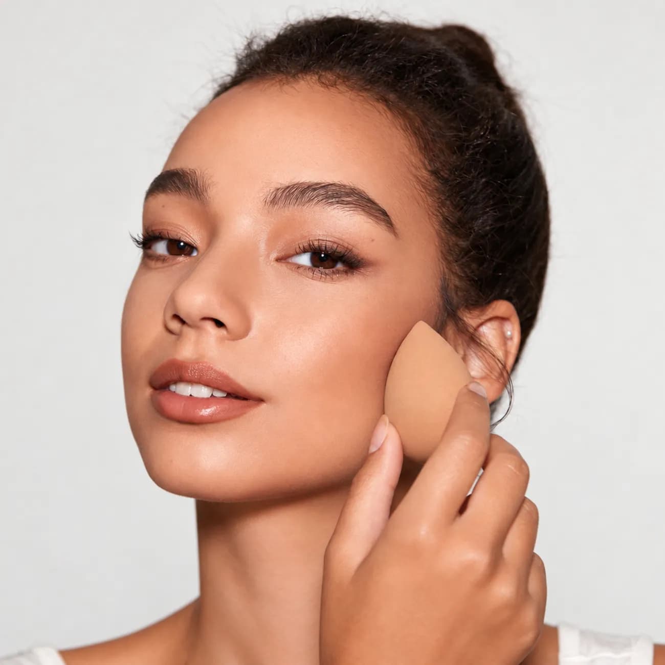 اسفنج آرایشی شیگلم SHEGLAM مدل Ultimate Universal — تصویر ۳