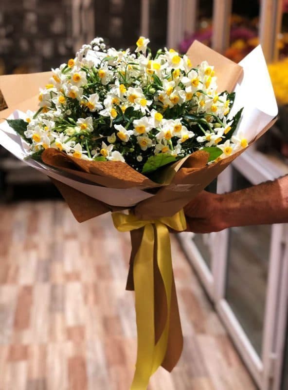 دسته گل 50 شاخه ای نرگس